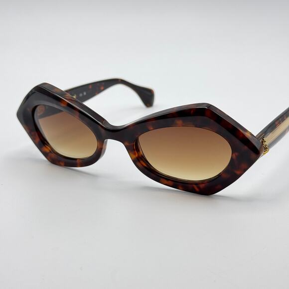 Vivienne Westwood Sunglasses VW5129 110 Havana Cat Eye Frame Brown Gradient Lens main image 8